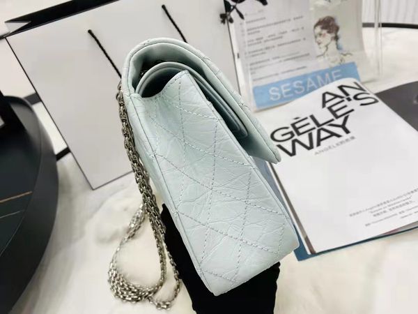 ladies leather bag 7a high-end custom quality single shoulder across the hip casual designer f01112
ladies leather bag 7a high-end custom quality single shoulder across the hip casual designer f01112