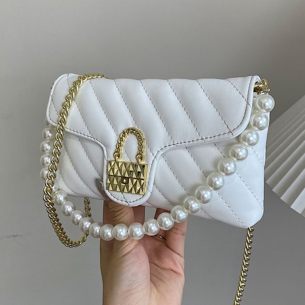 women metal chain tote pearl shoulder handbags pu leather crossbody quilted small flap messenger bags
women metal chain tote pearl shoulder handbags pu leather crossbody quilted small flap messenger bags