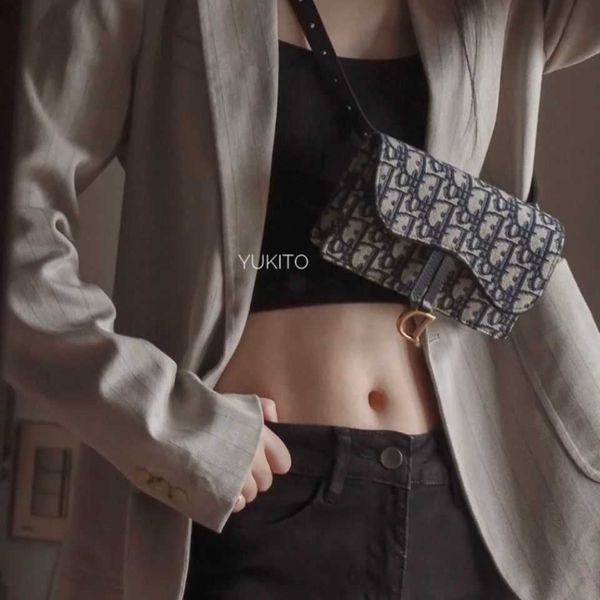 chain bag can be used as a waist bag. it's absolutely street blowing. it's easy to match details. it's super eye-catching in
chain bag can be used as a waist bag. it's absolutely street blowing. it's easy to match details. it's super eye-catching in