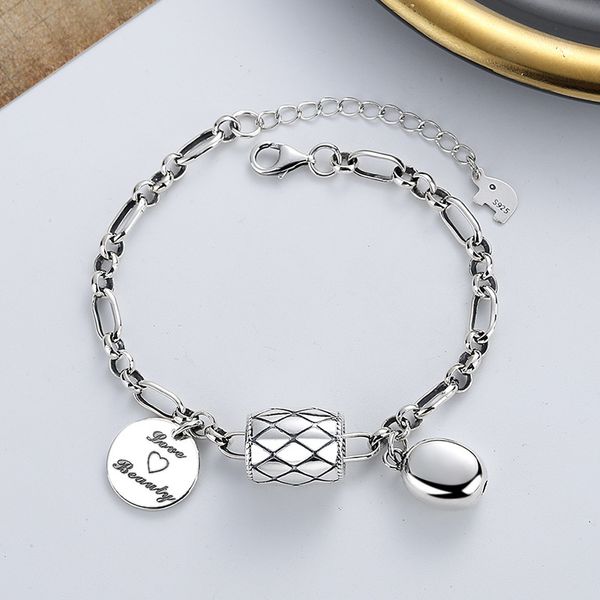chaosheng s925 sterling silver rhombic lattice cylinder bead round brand letter bracelet cool design temperament hand decoration, Golden;silver
chaosheng s925 sterling silver rhombic lattice cylinder bead round brand letter bracelet cool design temperament hand decoration, Golden;silver