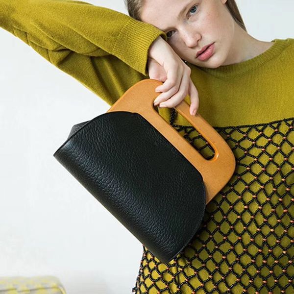 women wooden handle handbag wood clip casual shoulder bag diagonal solid color vintage bag crossbody bag
women wooden handle handbag wood clip casual shoulder bag diagonal solid color vintage bag crossbody bag