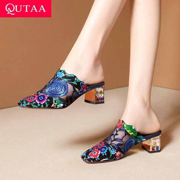qutaa 2021 square toe fashion slingback women pumps embroider sheepskin mesh crystal square high heel female shoes size 34-43, Black
qutaa 2021 square toe fashion slingback women pumps embroider sheepskin mesh crystal square high heel female shoes size 34-43, Black