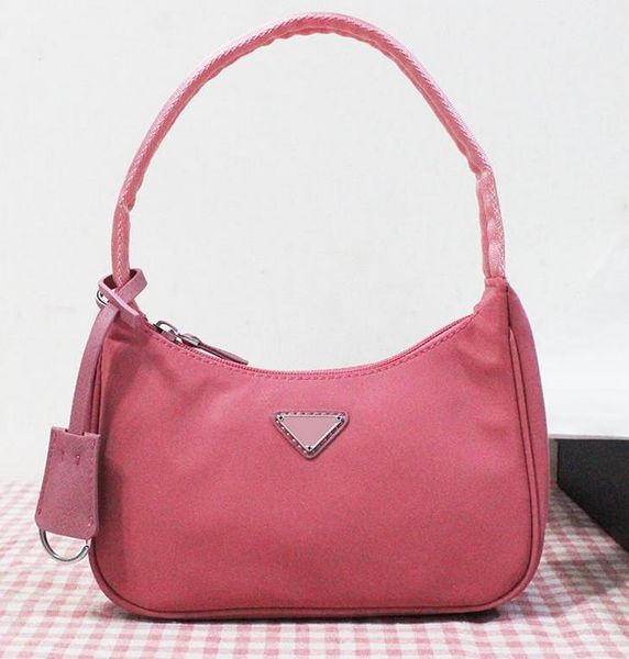 2021 9-color reprint underarm bag nylon leather shoulder purse women's oblique messenger wholesale fashion sell, Black;red
2021 9-color reprint underarm bag nylon leather shoulder purse women's oblique messenger wholesale fashion sell, Black;red