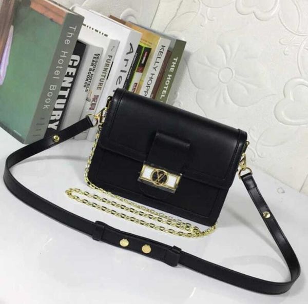 cross brand designer luxury m55735 m55821 m55835 2020 spring and summer women's handbags iconic handles body shoulder bags totes bag cl
cross brand designer luxury m55735 m55821 m55835 2020 spring and summer women's handbags iconic handles body shoulder bags totes bag cl