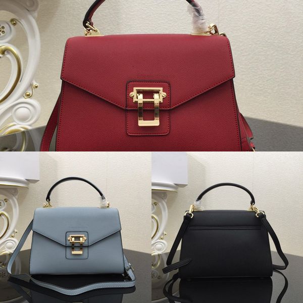 longue wholesale luxury chaise designer handbags evening bags leather material shoulder bag messenger bag fashionable decoration style
longue wholesale luxury chaise designer handbags evening bags leather material shoulder bag messenger bag fashionable decoration style