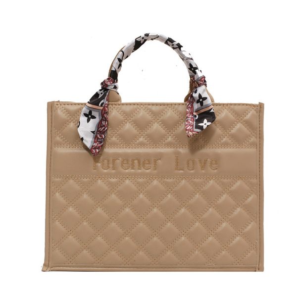 factory outlet design fashion handbag women's 2021 new summer commuting temperament women's bag foreign style large capacity tote
factory outlet design fashion handbag women's 2021 new summer commuting temperament women's bag foreign style large capacity tote