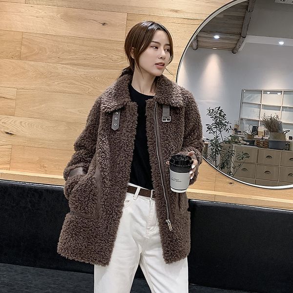 2021 new women autumn winter granular sheep shearing wool coat female furry real fur jacket fashion casual warm outerwear l635127h, Black
2021 new women autumn winter granular sheep shearing wool coat female furry real fur jacket fashion casual warm outerwear l635127h, Black