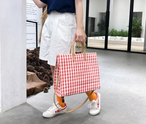 shoulder bags 2021 spring and summer small fresh plaid handbag ladies bag college art shopping leisure
shoulder bags 2021 spring and summer small fresh plaid handbag ladies bag college art shopping leisure