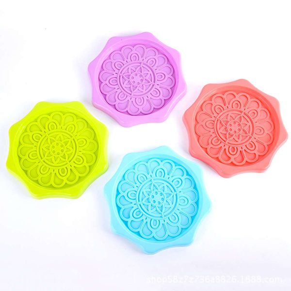 creative and beautiful kitchen, colorful kettle mat, tableware heat insulation scalding octagonal multifunctional mat
creative and beautiful kitchen, colorful kettle mat, tableware heat insulation scalding octagonal multifunctional mat