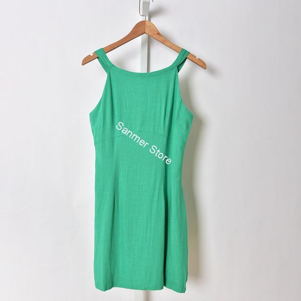 2021 new verde feminino sem mangas mini vestido o-pescoo simples ala de espaguete zper slido vintage vero senhoras vestidos estilingue novo, Black;gray
2021 new verde feminino sem mangas mini vestido o-pescoo simples ala de espaguete zper slido vintage vero senhoras vestidos estilingue novo, Black;gray