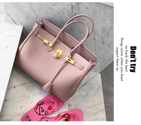 2021 new fashion women's portable one shoulder messenger cow leather bridal bag
2021 new fashion women's portable one shoulder messenger cow leather bridal bag
