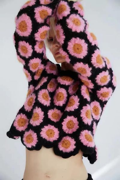 women's sweaters daisy embroidery women o-neck knitted short sweater 2021 ladies long sleeve all-match knitwear jumper female pullover, White;black
women's sweaters daisy embroidery women o-neck knitted short sweater 2021 ladies long sleeve all-match knitwear jumper female pullover, White;black