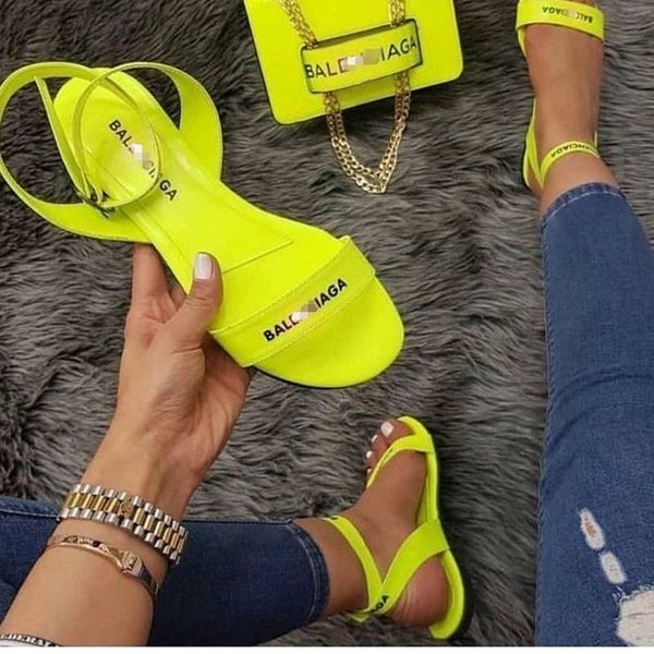 2021 women patent leather sandals luxury designer summer flat sole beach buckle sandals fluorescence color casual shoes, Black
2021 women patent leather sandals luxury designer summer flat sole beach buckle sandals fluorescence color casual shoes, Black