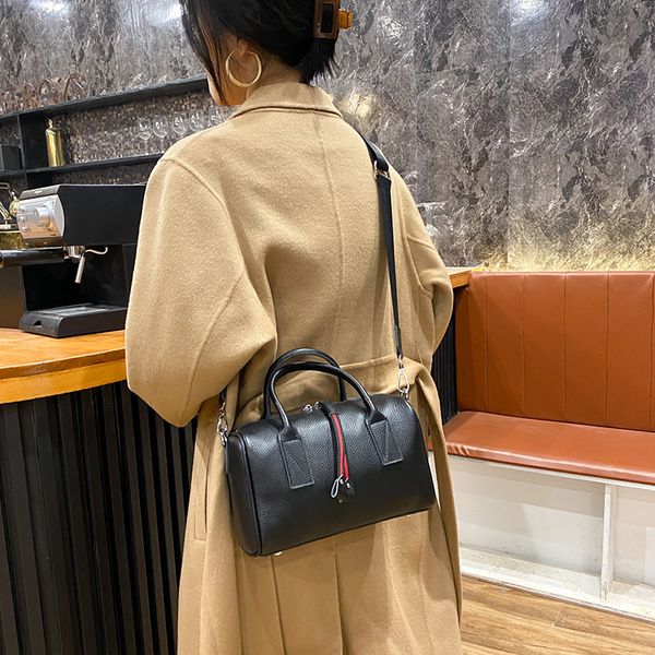 women's handbag luxury messenger bag soft leather shoulder bag fashion lady messenger bag
women's handbag luxury messenger bag soft leather shoulder bag fashion lady messenger bag