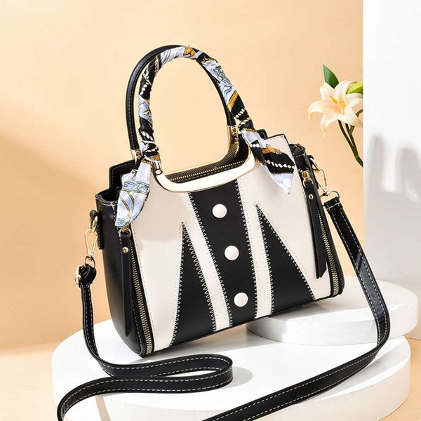 hbp autumn and winter 2021 fashion atmosphere women's handbag large capacity silk scarf hanging single shoulder messenger bag
hbp autumn and winter 2021 fashion atmosphere women's handbag large capacity silk scarf hanging single shoulder messenger bag