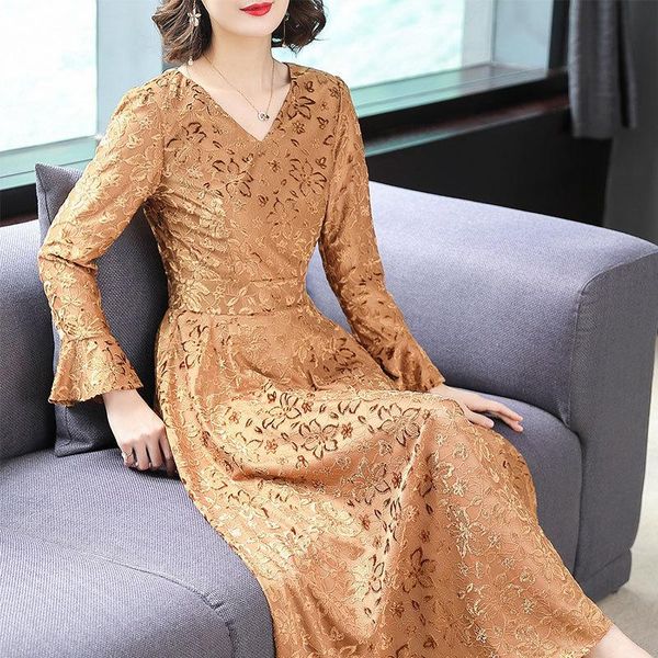 casual dresses dress women's long sleeve jacquard lace 2021 autumn v-neck slim fashion ol office lady temperament, Black;gray
casual dresses dress women's long sleeve jacquard lace 2021 autumn v-neck slim fashion ol office lady temperament, Black;gray
