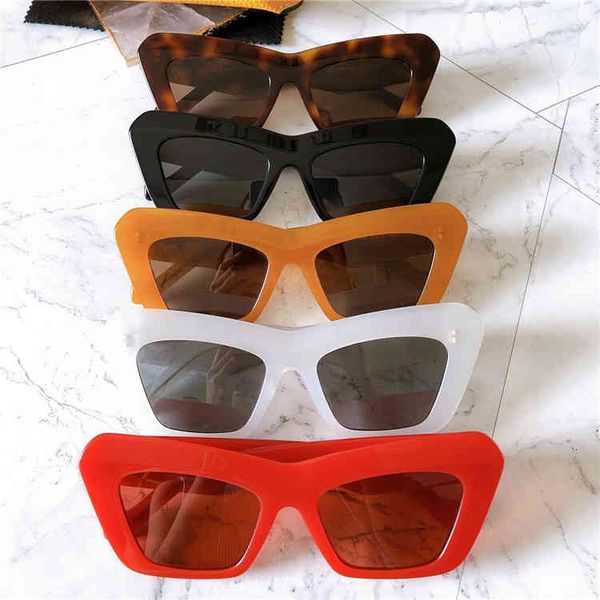 2022 factory wholesale yijia fashion cat's eye square sunglasses star same sunglasses with box, White;black
2022 factory wholesale yijia fashion cat's eye square sunglasses star same sunglasses with box, White;black