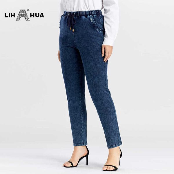lih hua women's plus size casual jeans high flexibility cotton knitted denim trousers softener 210927, Blue
lih hua women's plus size casual jeans high flexibility cotton knitted denim trousers softener 210927, Blue