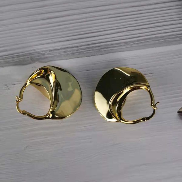 70% off new earrings geometric smooth large circle earrings advanced sense generous irregular, Golden;silver
70% off new earrings geometric smooth large circle earrings advanced sense generous irregular, Golden;silver