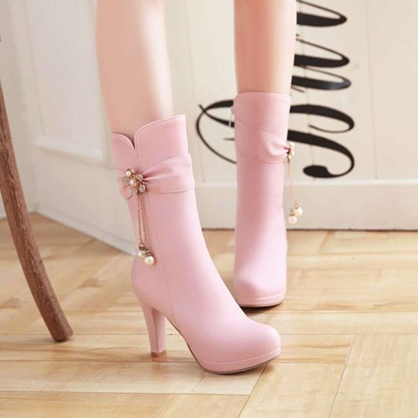 designer diamond autumn princess and elegant winter new pearl sweet flower pendant large women's boots, White;red
designer diamond autumn princess and elegant winter new pearl sweet flower pendant large women's boots, White;red