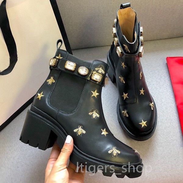 2021 womans leather shoes lace up ribbon belt buckle ankle boots factory direct female rough heel round head autumn winter boots size 35-41, Black
2021 womans leather shoes lace up ribbon belt buckle ankle boots factory direct female rough heel round head autumn winter boots size 35-41, Black