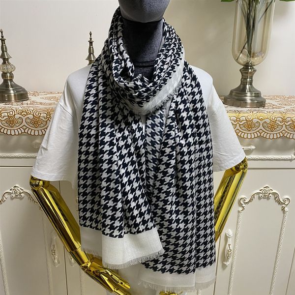 new design black color good quality 100% cashmere material thin and soft check, plaid & tartan long scarves for women big size 200cm -95cm, Blue;gray
new design black color good quality 100% cashmere material thin and soft check, plaid & tartan long scarves for women big size 200cm -95cm, Blue;gray