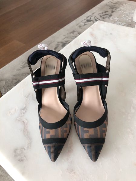 2021 good quality fashion women luxurys designers shoes designer sandals womens luxury high heels sandal dress shoess with box size 35-41 -k, Black
2021 good quality fashion women luxurys designers shoes designer sandals womens luxury high heels sandal dress shoess with box size 35-41 -k, Black