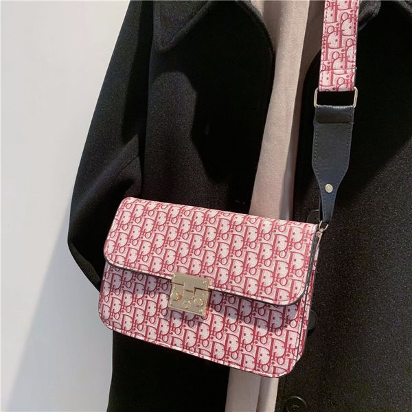 80% store online sales small bag female style style texture messenger single shoulder bag square lock wide shoulder belt small square bag, Black;red
80% store online sales small bag female style style texture messenger single shoulder bag square lock wide shoulder belt small square bag, Black;red