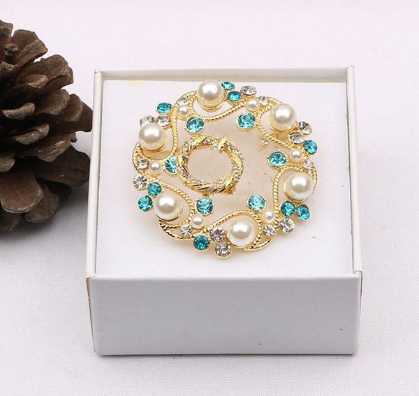 2021 european and american hollowed out pearl letter brooch palace style high-end temperament simple dress western accessories female high-q, Gray
2021 european and american hollowed out pearl letter brooch palace style high-end temperament simple dress western accessories female high-q, Gray