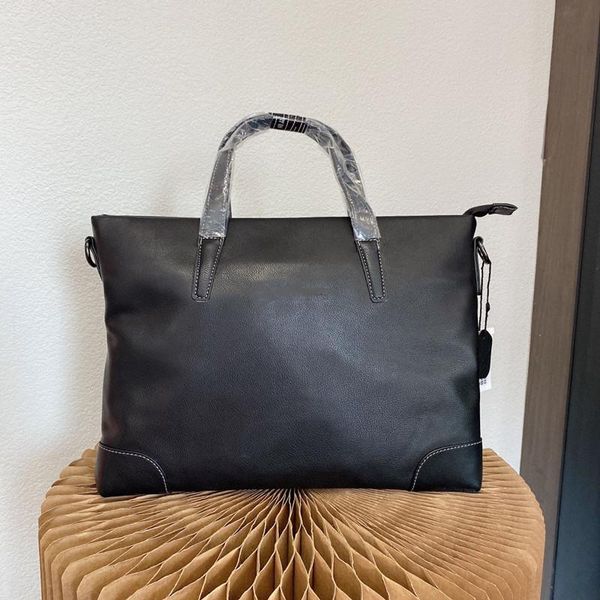 briefcases men's formal leather briefcase, pure black, can diagonally cross the electric alarm bag. high-end simple and luxurious desig
briefcases men's formal leather briefcase, pure black, can diagonally cross the electric alarm bag. high-end simple and luxurious desig