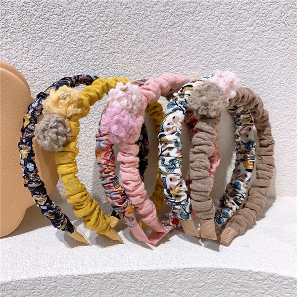 2 pcs fashion sweet girl children's floral fabric fold hair accessories winter new korean simple cute hairball headband, Slivery;white
2 pcs fashion sweet girl children's floral fabric fold hair accessories winter new korean simple cute hairball headband, Slivery;white