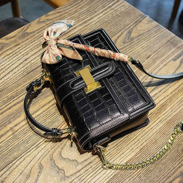 official website gukuchidio women's bag autumn and winter new net red fashion versatile small square bag chain small crowd handbag, Silver
official website gukuchidio women's bag autumn and winter new net red fashion versatile small square bag chain small crowd handbag, Silver