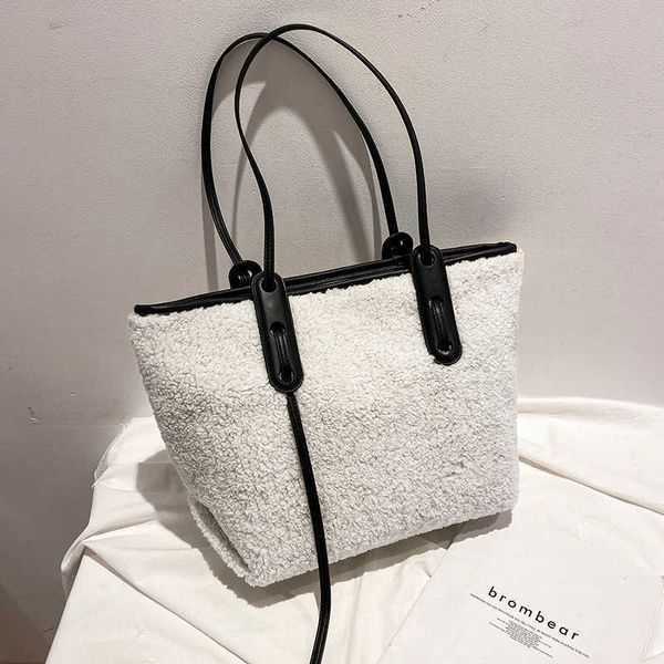 handbag women's fashion simple lamb wool big 2021 large capacity tote bag single shoulder armpit
handbag women's fashion simple lamb wool big 2021 large capacity tote bag single shoulder armpit