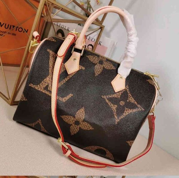 boston shoulder brand pillow iconic designer ladies handbag luxury bag cf6s bag handbags urban handles original bags totes m41112 cross
boston shoulder brand pillow iconic designer ladies handbag luxury bag cf6s bag handbags urban handles original bags totes m41112 cross