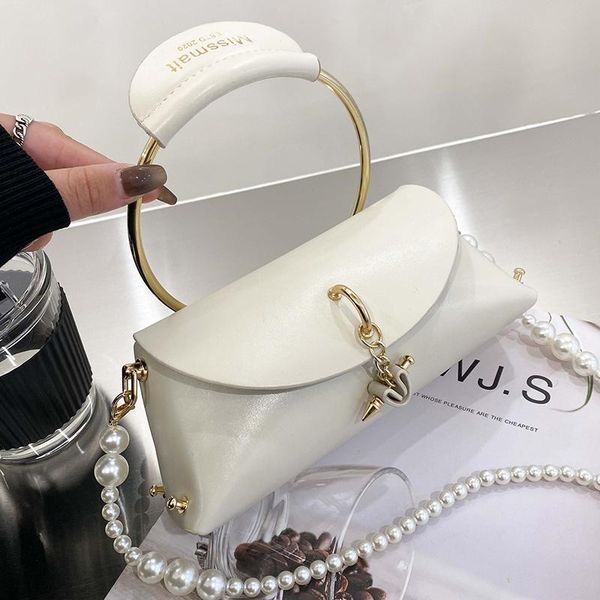 shoulder bags mini totes with metal handle 2021 high-quality pu leather women's handbag pearl chain messenger bag
shoulder bags mini totes with metal handle 2021 high-quality pu leather women's handbag pearl chain messenger bag