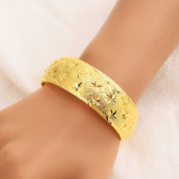 small grain gilt cuff bracelet for dubai ladies wedding jewelry african bracelet gold charm bracelet party gift q0717, Black
small grain gilt cuff bracelet for dubai ladies wedding jewelry african bracelet gold charm bracelet party gift q0717, Black