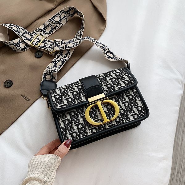 2021 new style fashionable with wide cross-linking in spring and summer small square bag canvas student fashion popular
2021 new style fashionable with wide cross-linking in spring and summer small square bag canvas student fashion popular