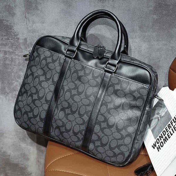 handbag 2021 business men's and women's briefcase leather fashion plaid computer bag, Black;red
handbag 2021 business men's and women's briefcase leather fashion plaid computer bag, Black;red