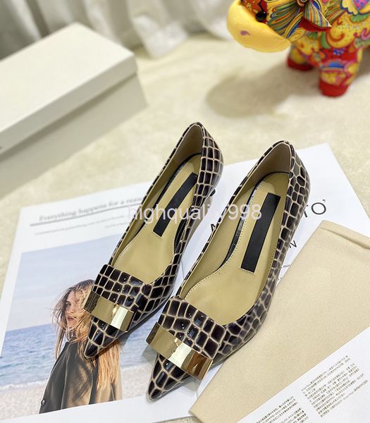 dress shoes stone pattern high heels women's versatile pointed metal buckle design small single shoes girls' professional, Black
dress shoes stone pattern high heels women's versatile pointed metal buckle design small single shoes girls' professional, Black