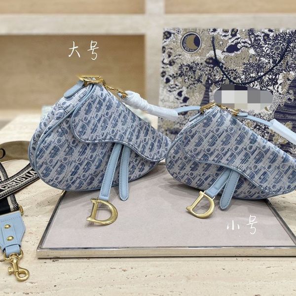 2021 new saddle bag canvas embroidered messenger fashion women's portable zmm
2021 new saddle bag canvas embroidered messenger fashion women's portable zmm