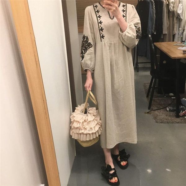 casual dresses french vintage embroidery stylish autumn simple lantern sleeves literature retro female fresh all-match long, Black;gray
casual dresses french vintage embroidery stylish autumn simple lantern sleeves literature retro female fresh all-match long, Black;gray