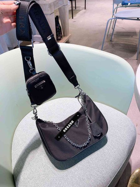 luxury handbags and storage 2021p home three in one armpit bag messenger single shoulder zipper youth nylon waterproof net red same style
luxury handbags and storage 2021p home three in one armpit bag messenger single shoulder zipper youth nylon waterproof net red same style