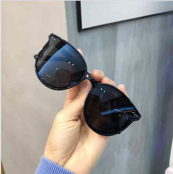 luxury designer glasses new korean female street fashion box round face uv polarizer black sunglasses, White;black
luxury designer glasses new korean female street fashion box round face uv polarizer black sunglasses, White;black