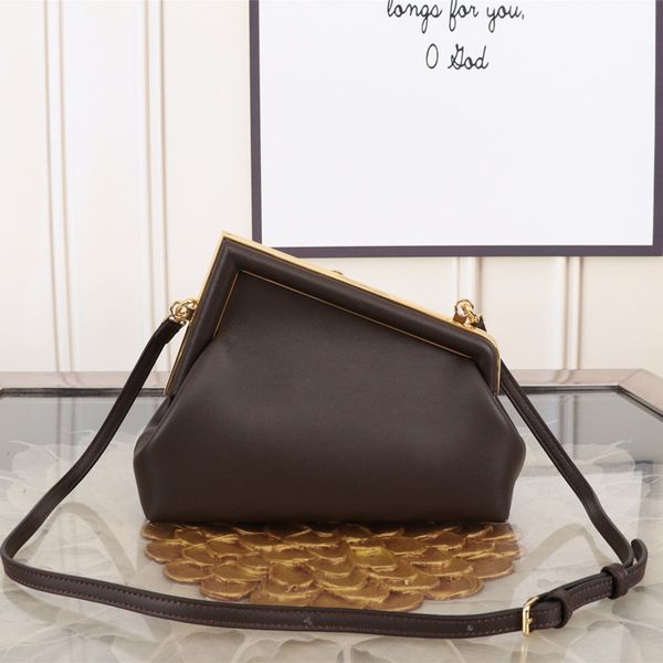 2021 new design luxury clutch bag for women fashion handbag in genuine leather letter hardware lady-bag single strap crossbody-bag
2021 new design luxury clutch bag for women fashion handbag in genuine leather letter hardware lady-bag single strap crossbody-bag
