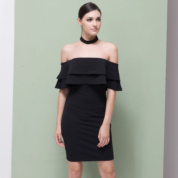 summer new womens bandeau double ruffles off shoulder slim bodycon party dress with a choker, Black;gray
summer new womens bandeau double ruffles off shoulder slim bodycon party dress with a choker, Black;gray
