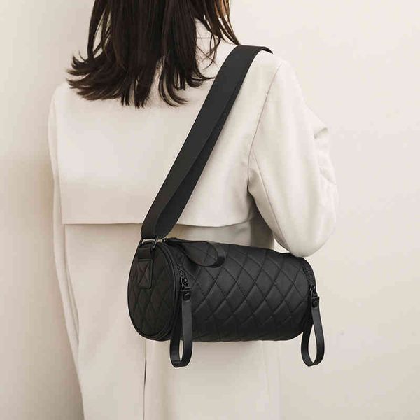 2022 new lingge single shoulder cylinder bag women's commuting simple autumn and winter fashion wide belt messenger
2022 new lingge single shoulder cylinder bag women's commuting simple autumn and winter fashion wide belt messenger