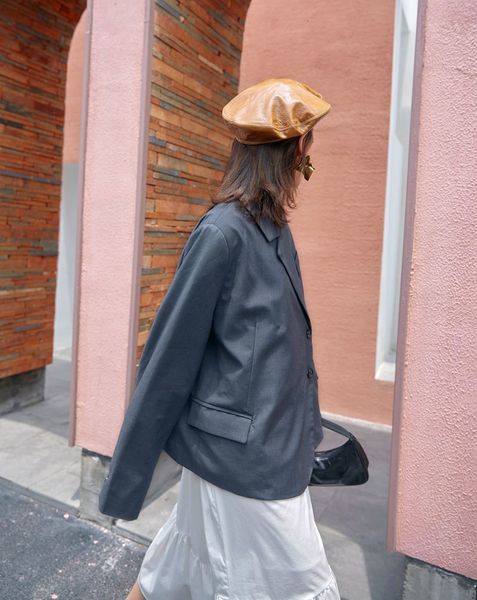 2021 new cheerat casual women blazers and jackets c.h.i.c korean blazer autumn grey loose coats female fall fashion a4ne, White;black
2021 new cheerat casual women blazers and jackets c.h.i.c korean blazer autumn grey loose coats female fall fashion a4ne, White;black