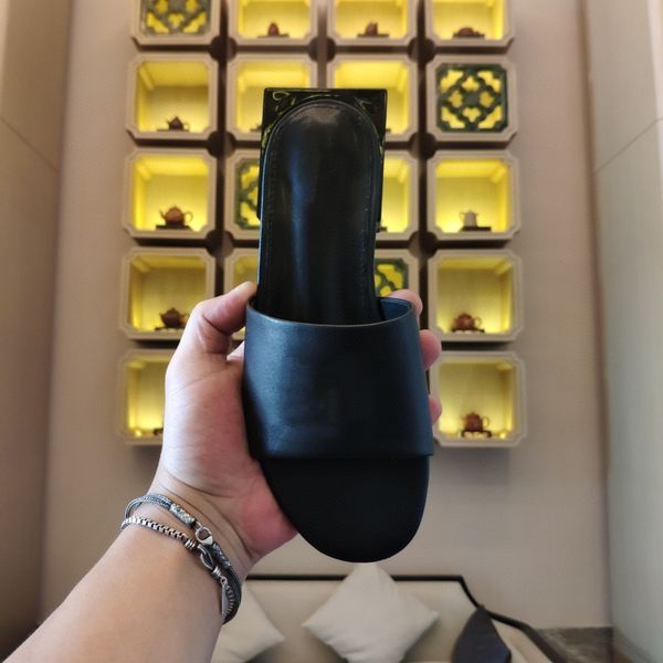 2022new fashion letter low heel sandals comfortable soft bathroom slippers popular woman outdoor street shoes, Black
2022new fashion letter low heel sandals comfortable soft bathroom slippers popular woman outdoor street shoes, Black