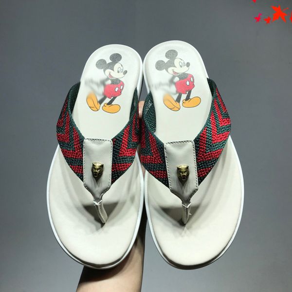 2021 designer luxurys slippers men sandals fashion beach shoes flip flops flat non-slip classical hole slipper with box size 39-45 -g0244, Black
2021 designer luxurys slippers men sandals fashion beach shoes flip flops flat non-slip classical hole slipper with box size 39-45 -g0244, Black
