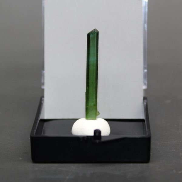 decorative objects & figurines 100% natural brazil green tourmaline mineral crystal specimens stones and crystals quartz box size 3.4 cm
decorative objects & figurines 100% natural brazil green tourmaline mineral crystal specimens stones and crystals quartz box size 3.4 cm